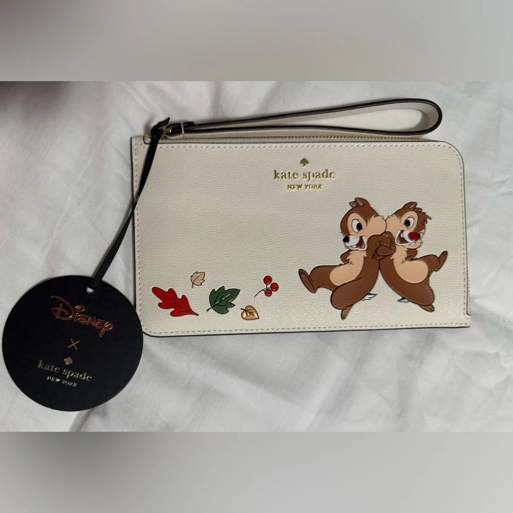 Kate Spade NWT Disney Collab Cream Chip and Dale Wristlet with Leaf Accents! ❤️
